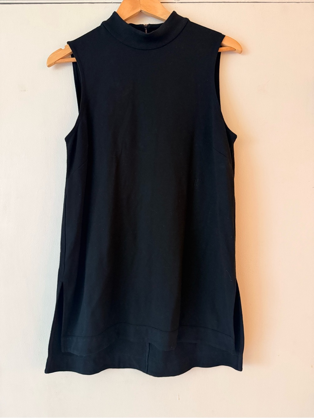 Kit and Ace Black Sleeveless Merino Wool Tunic